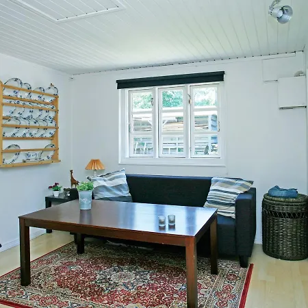 Three-bedroom Holiday In 5 *