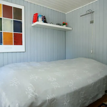 Three-bedroom Holiday In 5 *