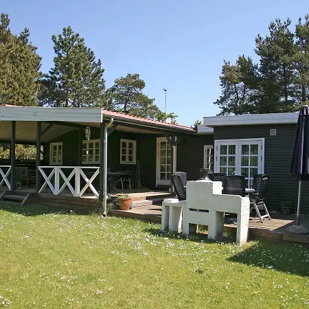 펜션 Three-bedroom Holiday In 5